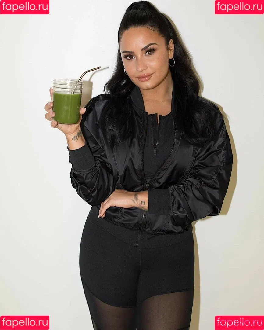 Demi Lovato / ddlovato Onlyfans Photo Gallery 