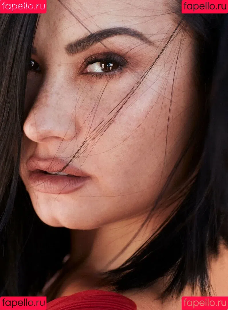 Demi Lovato / ddlovato Onlyfans Photo Gallery 