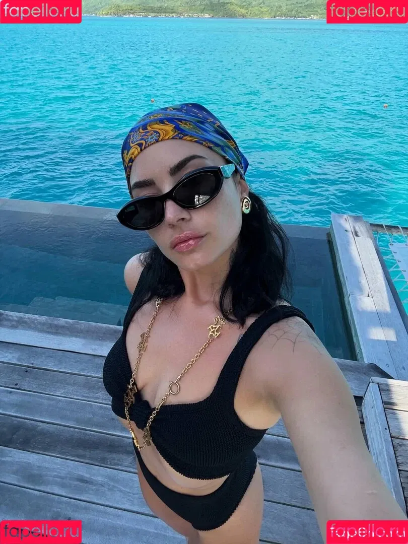 Demi Lovato / ddlovato Onlyfans Photo Gallery 