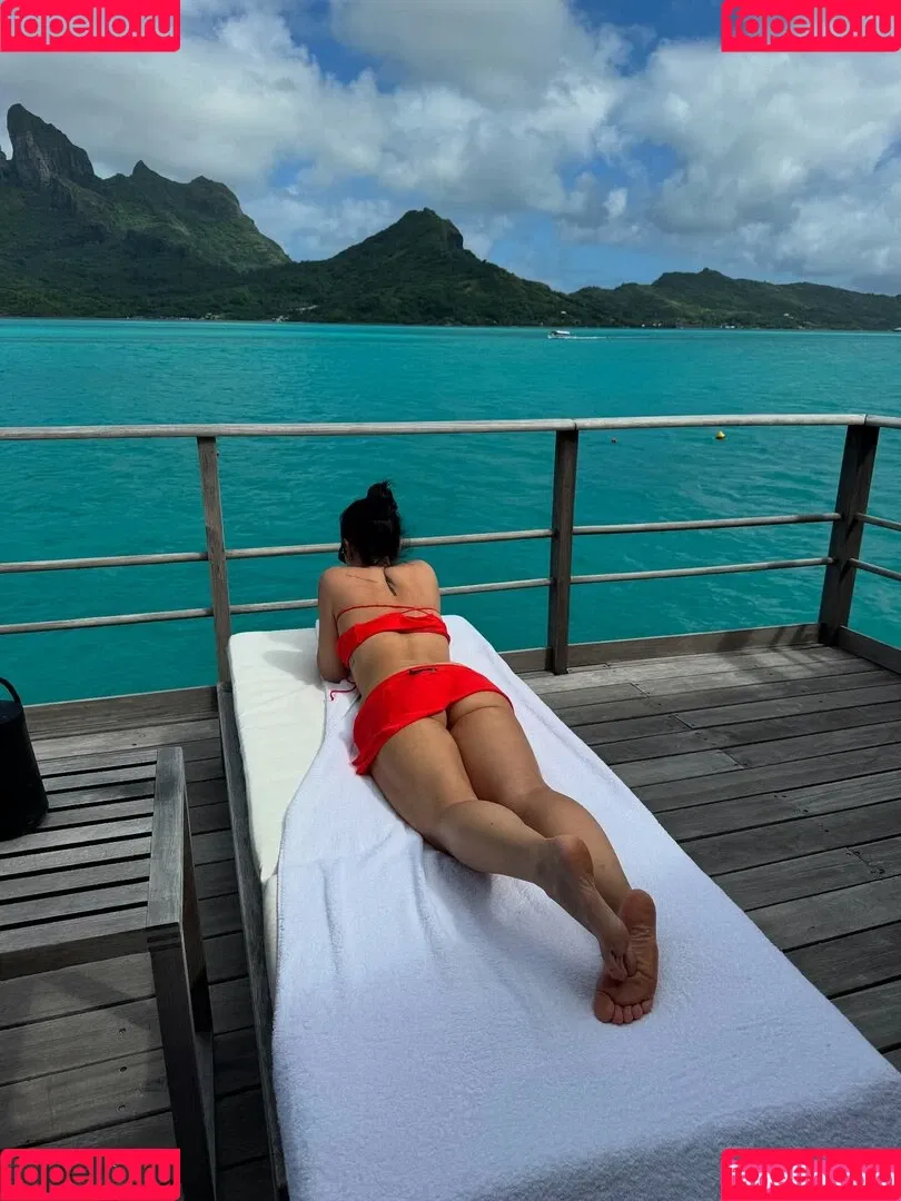 Demi Lovato / ddlovato Onlyfans Photo Gallery 