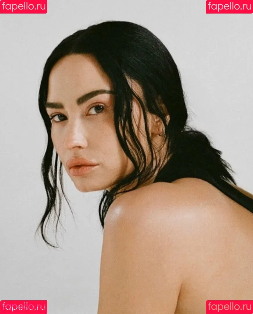 Demi Lovato / ddlovato Onlyfans Photo Gallery 