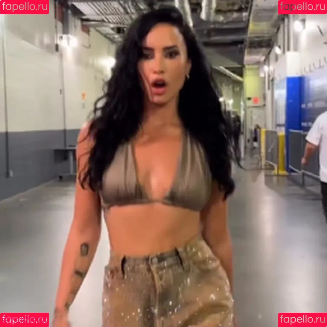 Demi Lovato / ddlovato Onlyfans Photo Gallery 