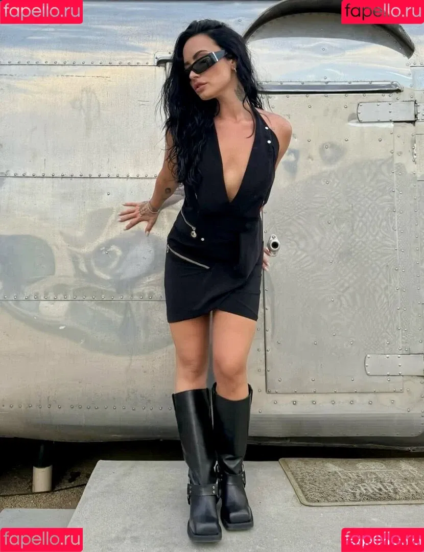 Demi Lovato / ddlovato Onlyfans Photo Gallery 