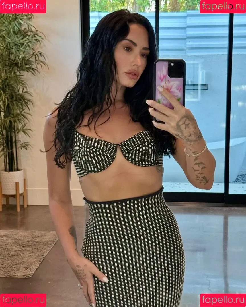 Demi Lovato / ddlovato Onlyfans Photo Gallery 