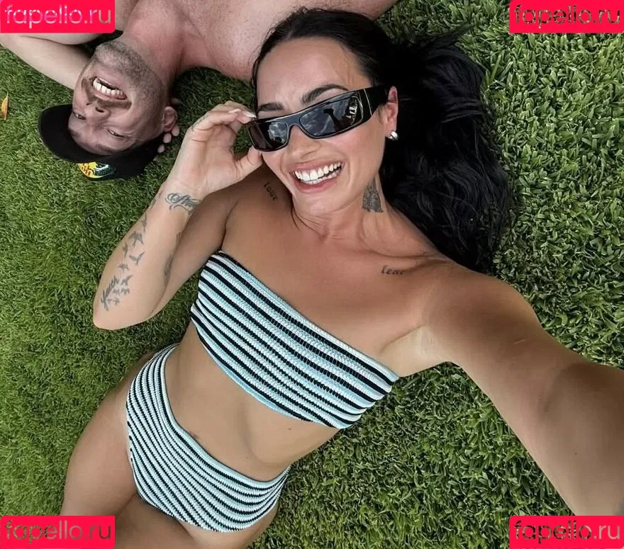 Demi Lovato / ddlovato Onlyfans Photo Gallery 