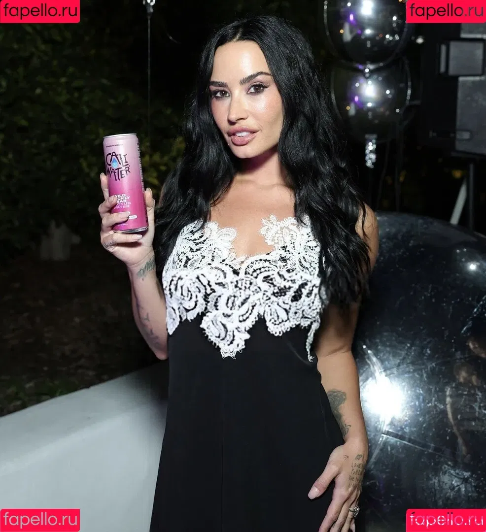 Demi Lovato / ddlovato Onlyfans Photo Gallery 