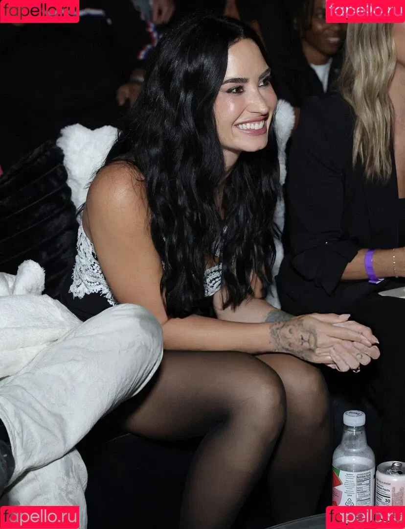 Demi Lovato / ddlovato Onlyfans Photo Gallery 