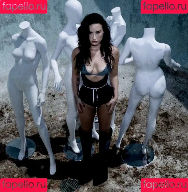 Demi Lovato / ddlovato Onlyfans Photo Gallery 