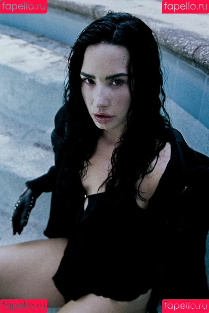 Demi Lovato / ddlovato Onlyfans Photo Gallery 