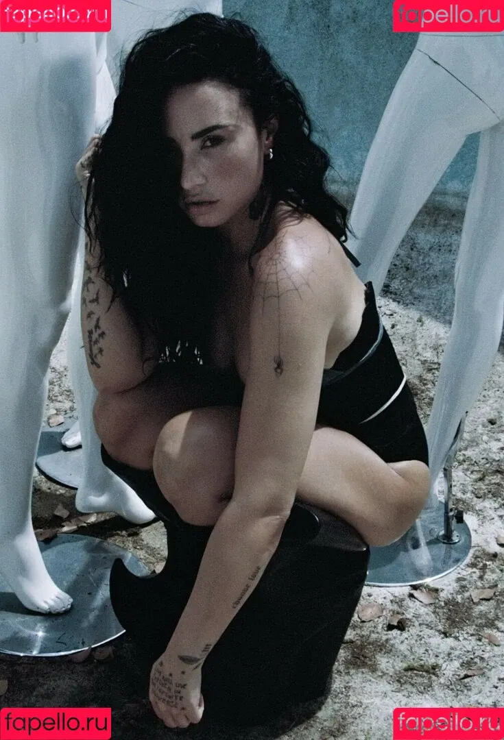 Demi Lovato / ddlovato Onlyfans Photo Gallery 