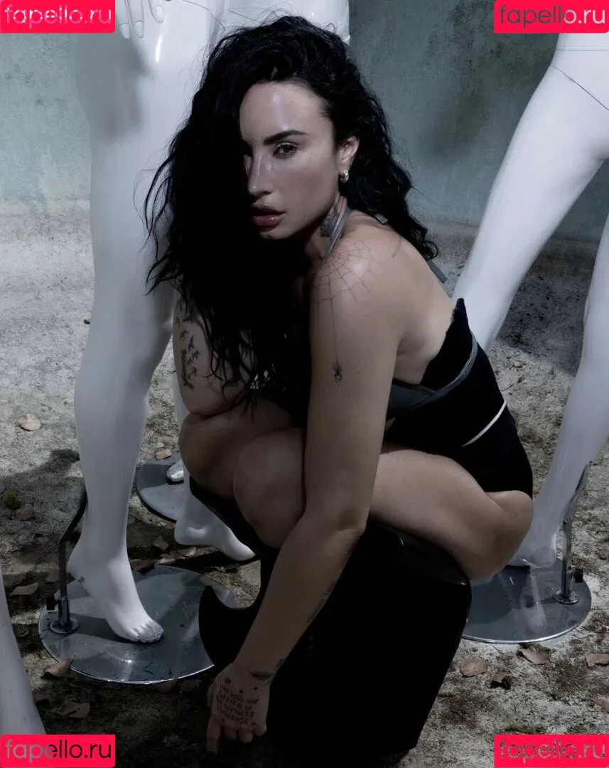 Demi Lovato / ddlovato Onlyfans Photo Gallery 