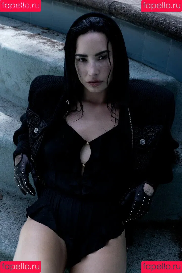 Demi Lovato / ddlovato Onlyfans Photo Gallery 