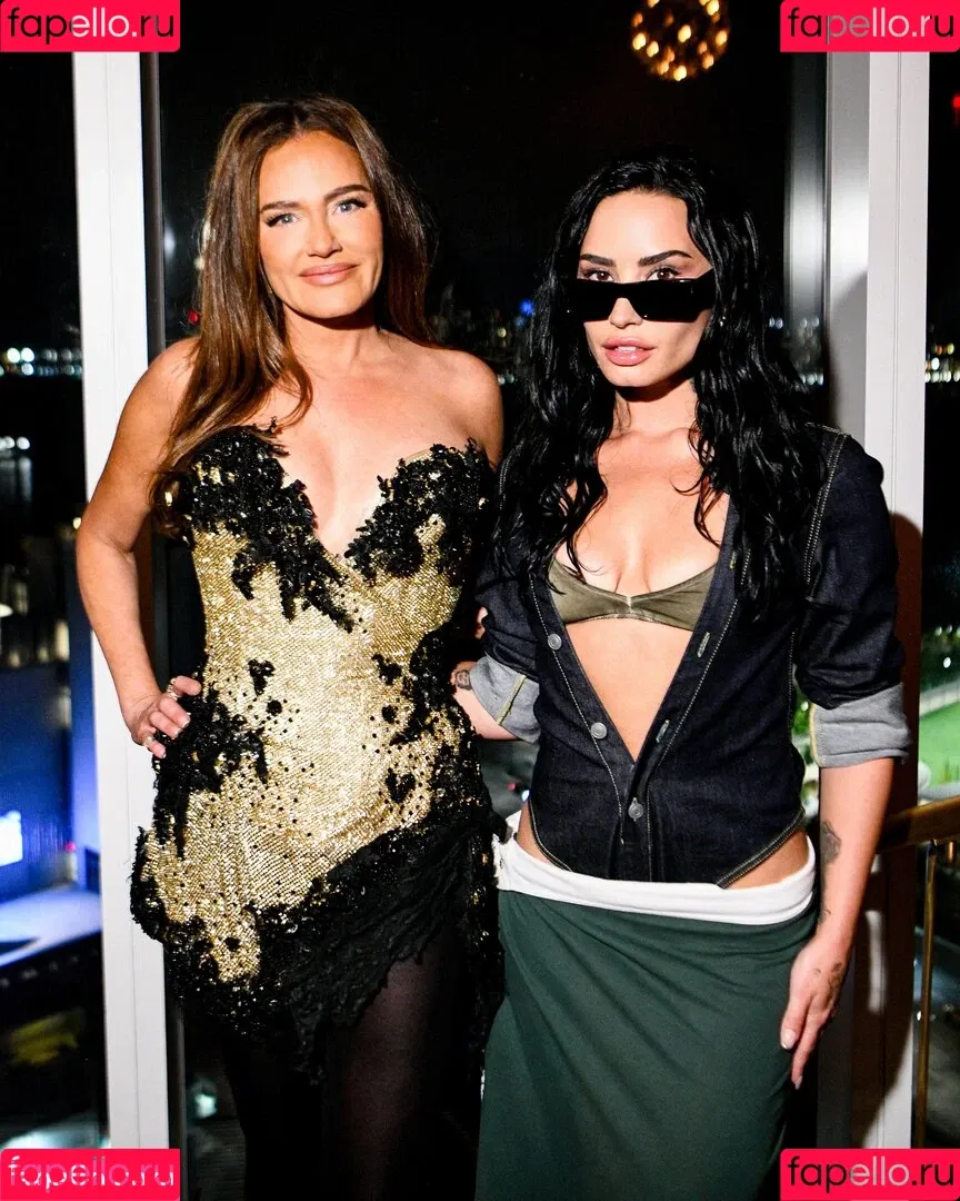 Demi Lovato / ddlovato Onlyfans Photo Gallery 