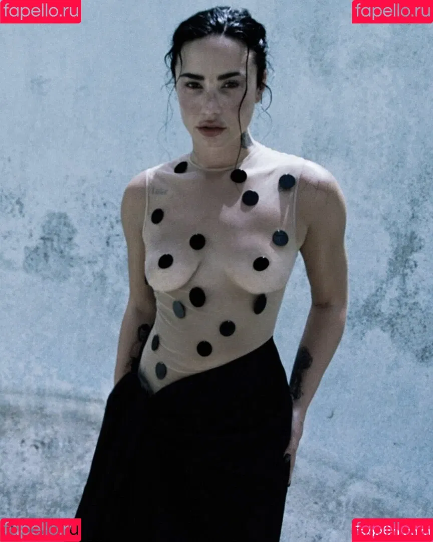 Demi Lovato / ddlovato Onlyfans Photo Gallery 