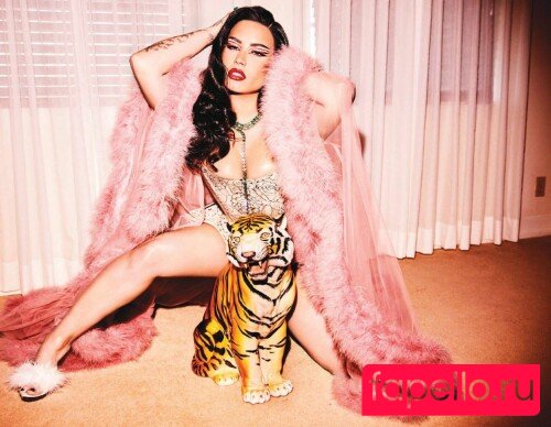 Demi Lovato / ddlovato Onlyfans Photo Gallery 