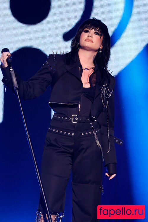 Demi Lovato Nude Onlyfans Photo 35