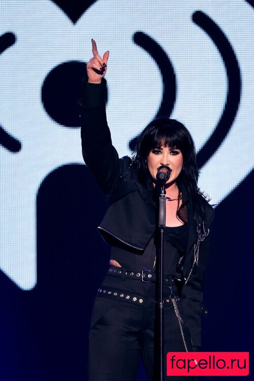 Demi Lovato Nude Onlyfans Photo 37