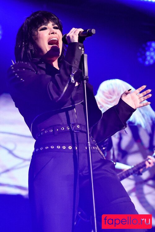 Demi Lovato Nude Onlyfans Photo 31