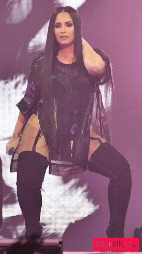 Demi Lovato Nude Onlyfans Photo 27