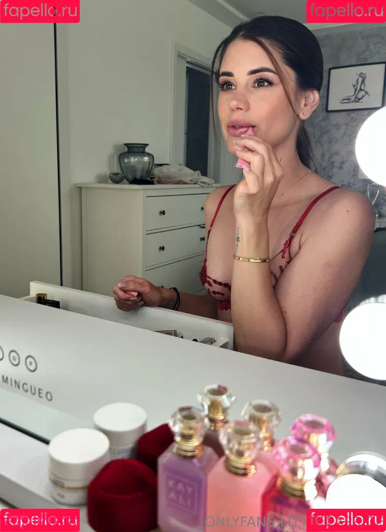 little.caprice.official / littlecaprice Onlyfans Photo Gallery 