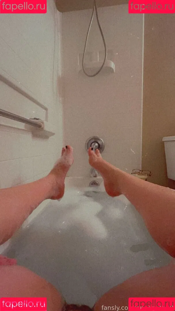 mrettaxe / scxrlettalatar Onlyfans Photo Gallery 