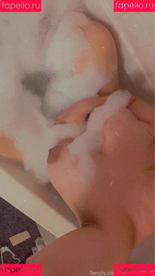 mrettaxe / scxrlettalatar Onlyfans Photo Gallery 