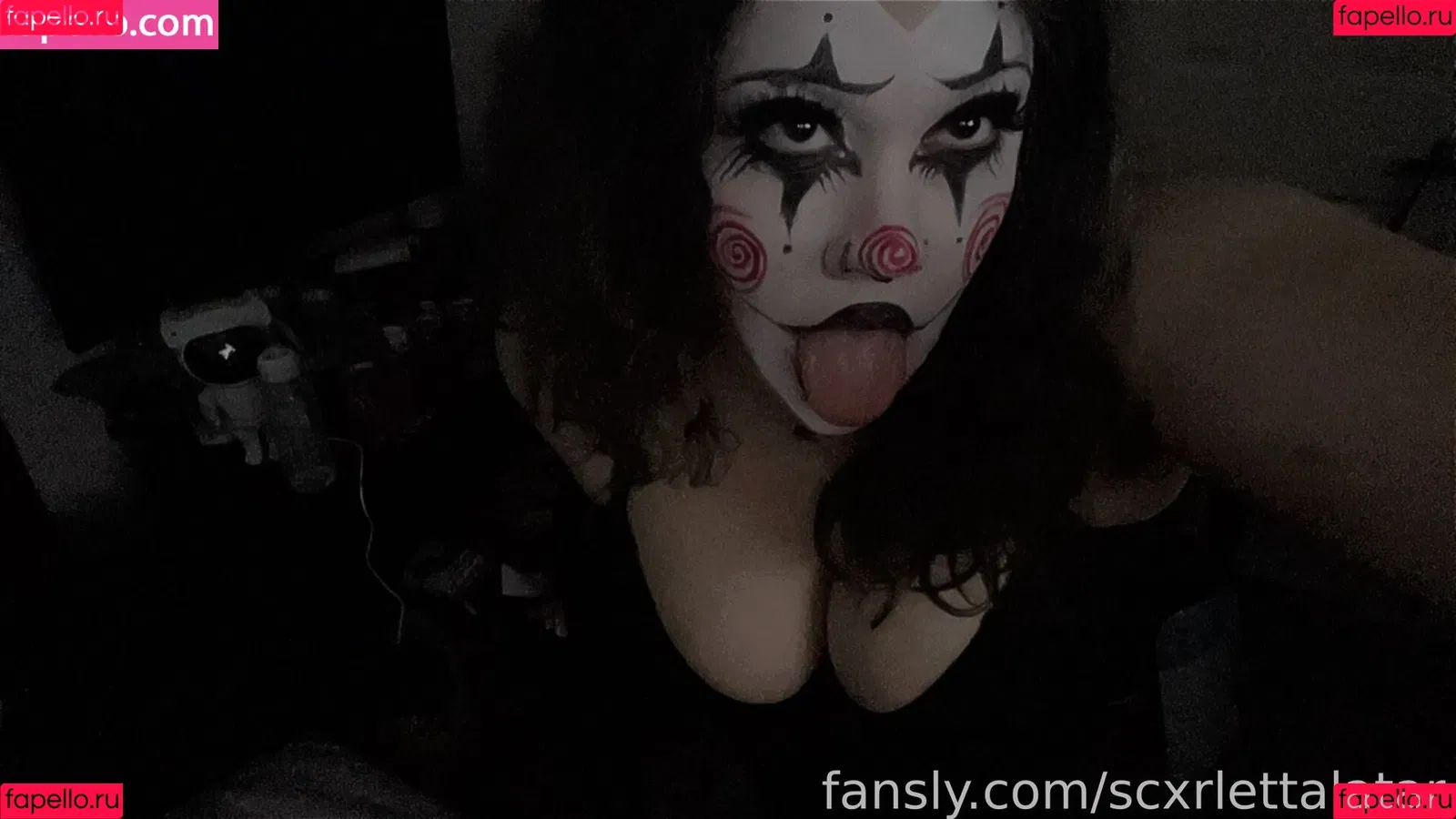 mrettaxe / scxrlettalatar Onlyfans Photo Gallery 