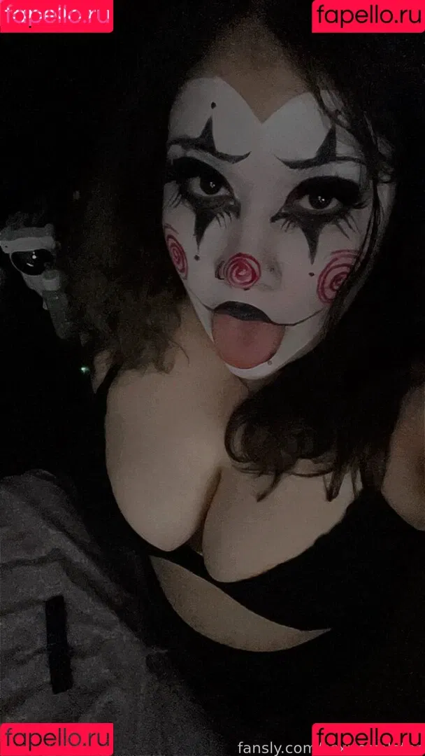 mrettaxe / scxrlettalatar Onlyfans Photo Gallery 