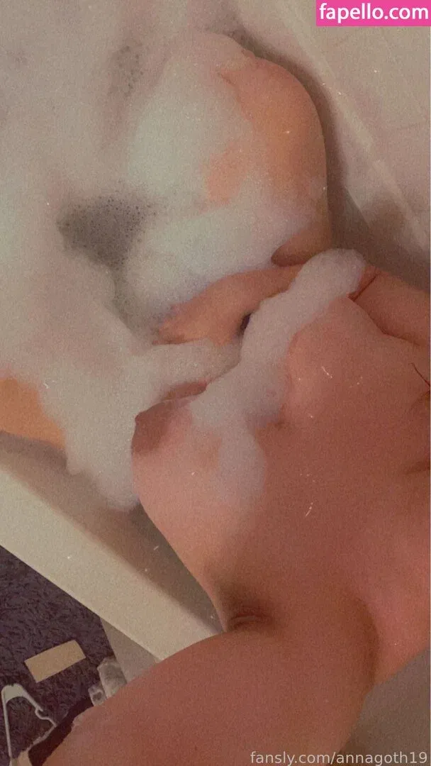 mrettaxe / scxrlettalatar Onlyfans Photo Gallery 