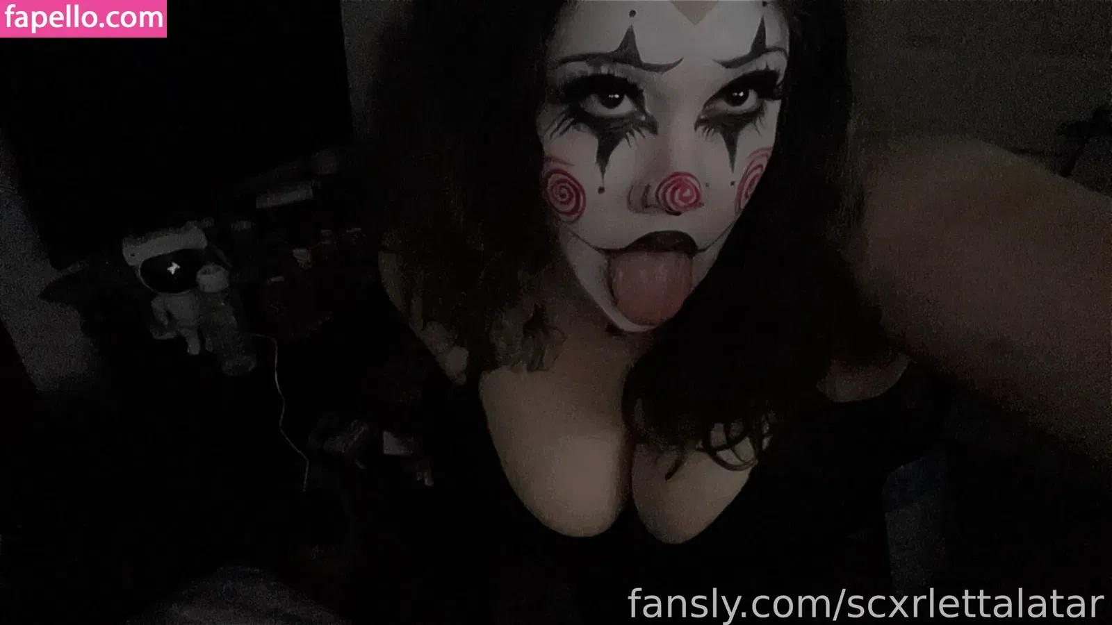 mrettaxe / scxrlettalatar Onlyfans Photo Gallery 