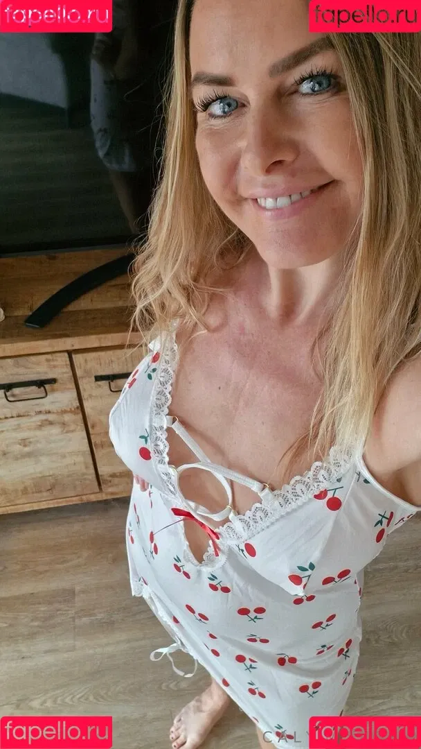 caly.morgan7 / calymorgan Onlyfans Photo Gallery 