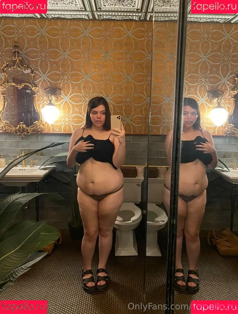 faefeedee / fyeefyee Onlyfans Photo Gallery 