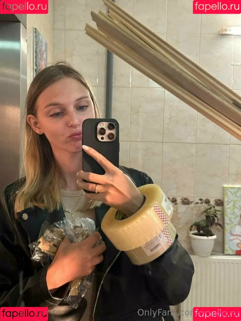 badsofia / sofialien Onlyfans Photo Gallery 