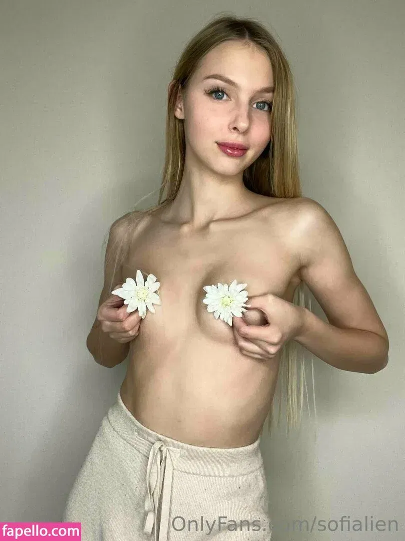 badsofia / sofialien Onlyfans Photo Gallery 
