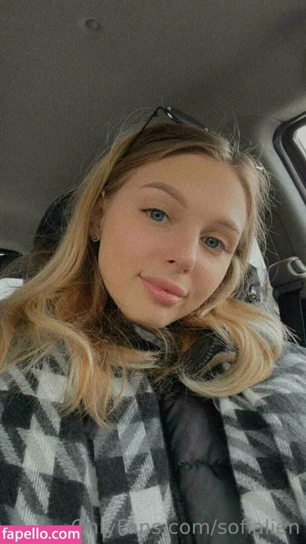 badsofia / sofialien Onlyfans Photo Gallery 