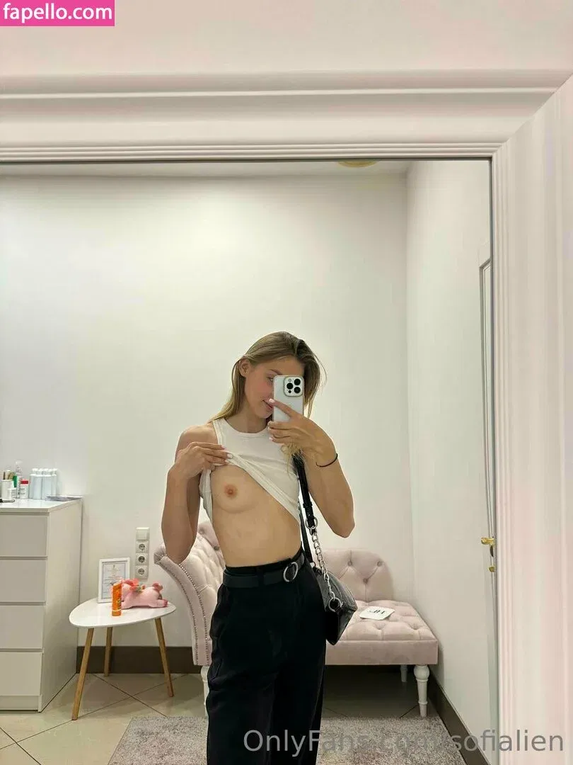 badsofia / sofialien Onlyfans Photo Gallery 