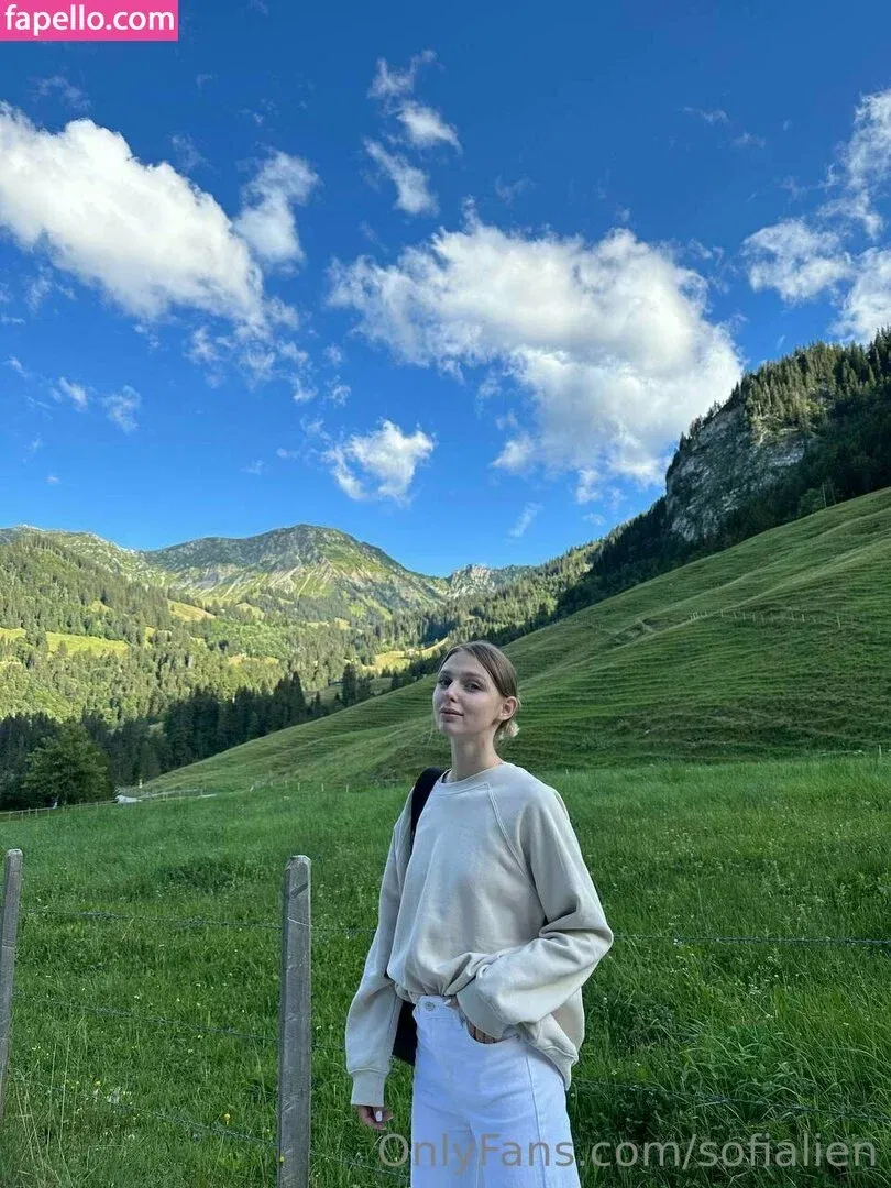 badsofia / sofialien Onlyfans Photo Gallery 