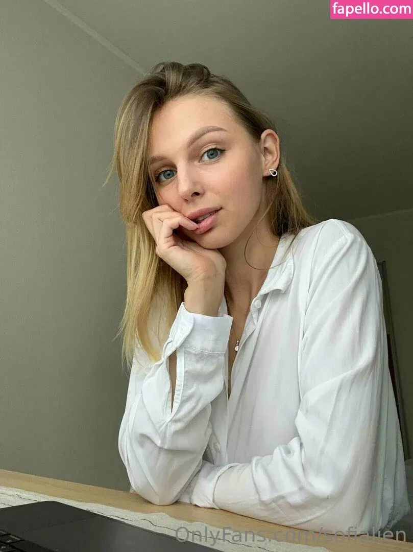 badsofia / sofialien Onlyfans Photo Gallery 