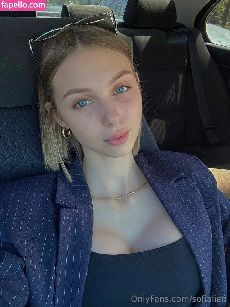 badsofia / sofialien Onlyfans Photo Gallery 