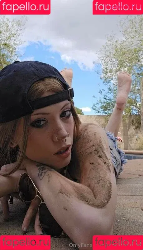 https: / pipssqueakss Onlyfans Photo Gallery 