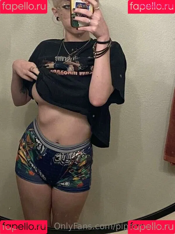 https: / pipssqueakss Onlyfans Photo Gallery 
