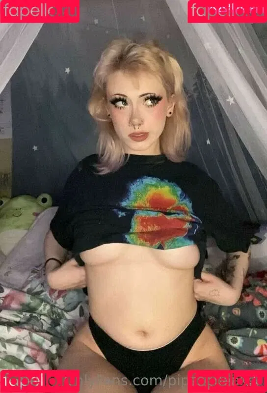 https: / pipssqueakss Onlyfans Photo Gallery 