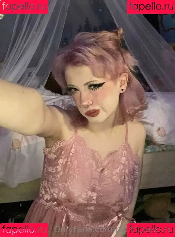 https: / pipssqueakss Onlyfans Photo Gallery 