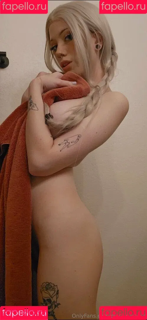 https: / pipssqueakss Onlyfans Photo Gallery 