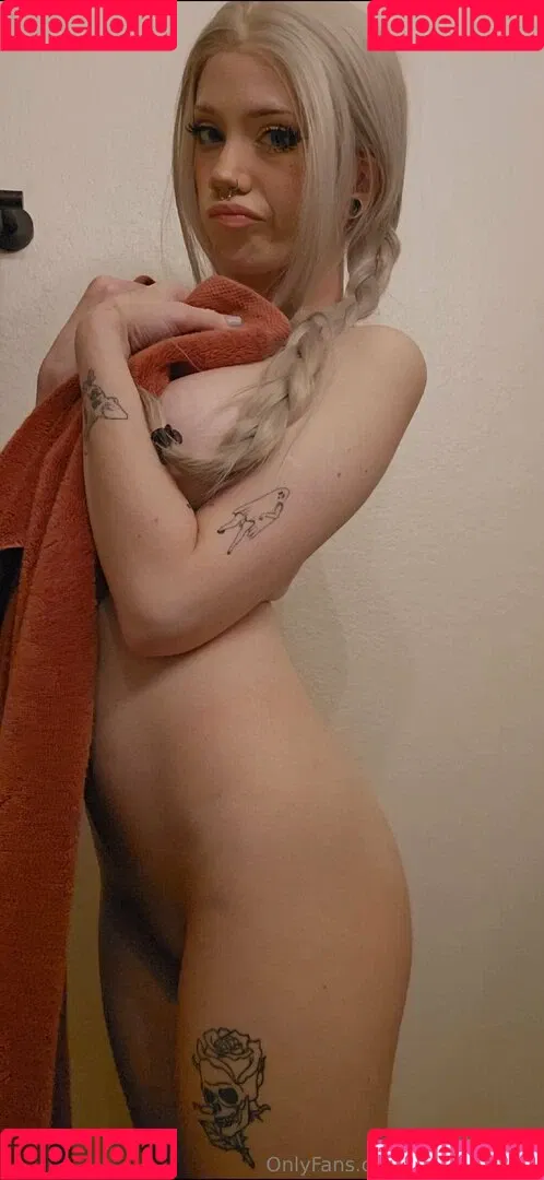 https: / pipssqueakss Onlyfans Photo Gallery 