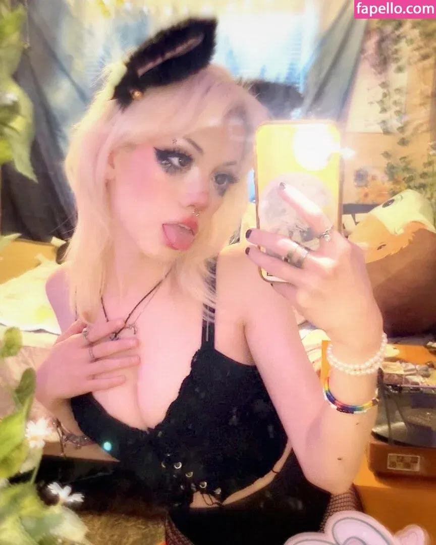 https: / pipssqueakss Onlyfans Photo Gallery 