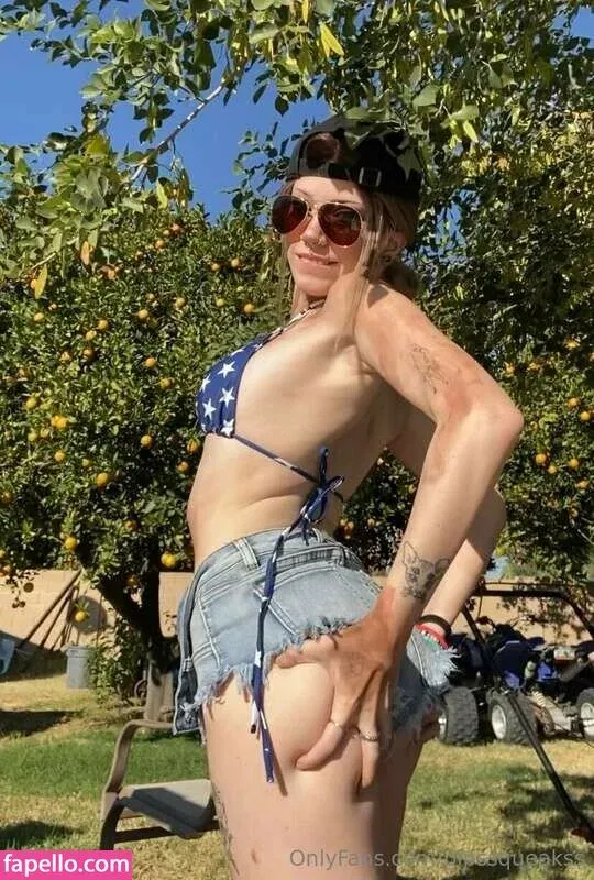 https: / pipssqueakss Onlyfans Photo Gallery 