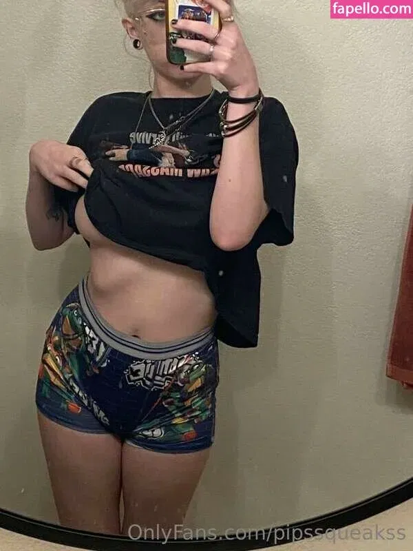 https: / pipssqueakss Onlyfans Photo Gallery 