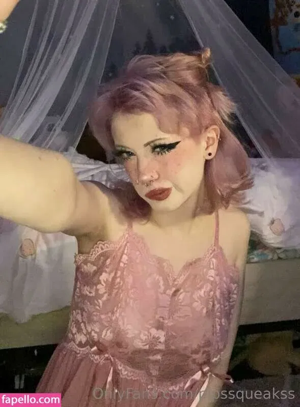 https: / pipssqueakss Onlyfans Photo Gallery 