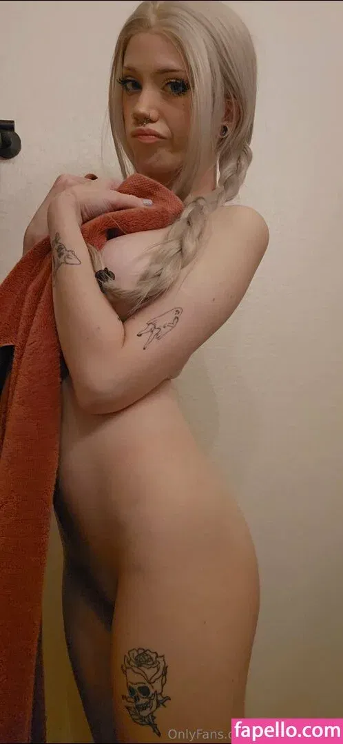 https: / pipssqueakss Onlyfans Photo Gallery 